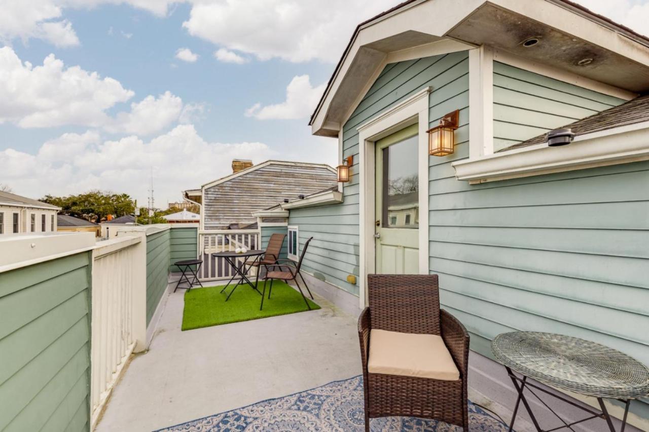 Walk Score 90!!-Historic Downtown District-2 Blocks To Famous Forsyth Park- Huge Private Patio-Private Parking サバンナ エクステリア 写真