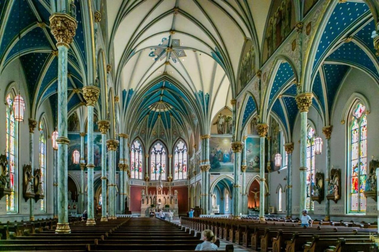 Walk Score 90!!-Historic Downtown District-2 Blocks To Famous Forsyth Park- Huge Private Patio-Private Parking サバンナ エクステリア 写真